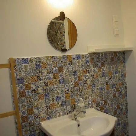 شقة Sarkanyhazi Németbarnag